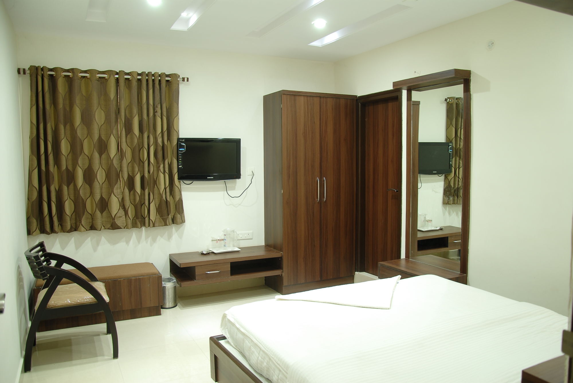 Hotel Vjr Residency By Hotelscart Hyderabad Bagian luar foto